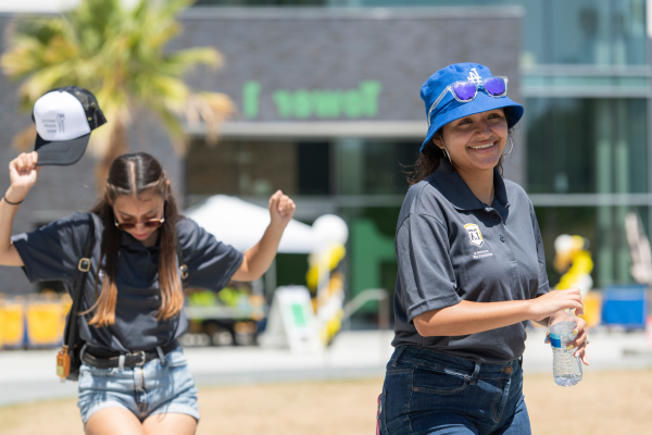 Cal State LA residents in front of Housing for Move-in day.